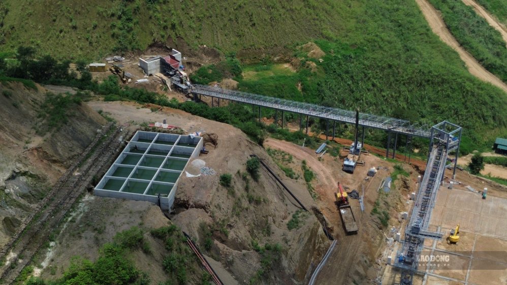 Các hạng mục phụ trợ như hệ thống cấp nước, đường nội bộ và hạ tầng kỹ thuật cơ bản hoàn thiện. Ảnh: Đinh Đại