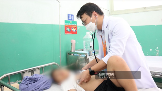 El dengue aumenta rápidamente, el número de niños hospitalizados aumenta un 50% en el Hospital Infantil 2. Foto: Nguyen Ly
