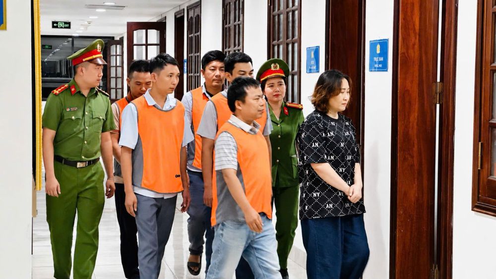 Khởi tố các đối tượng trong đường dây lập khống hồ sơ thí nghiệm vật liệu xây dựng. Ảnh: Công an Thanh Hóa