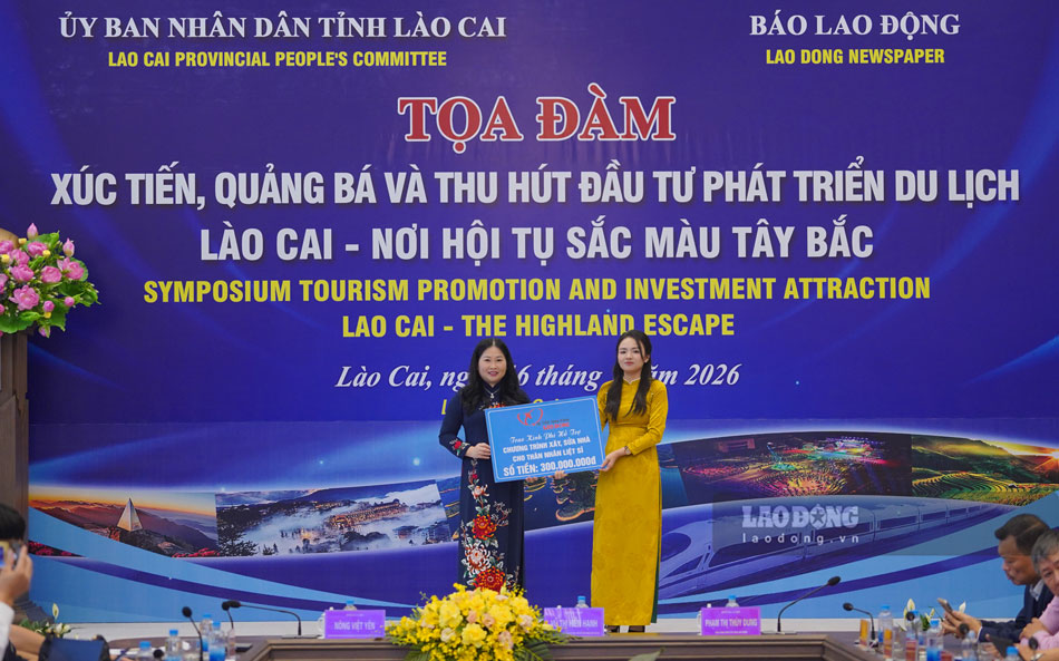 Spreading affection, Lao Dong Newspaper supports building houses for relatives of martyrs. Photo: Bao Nguyen