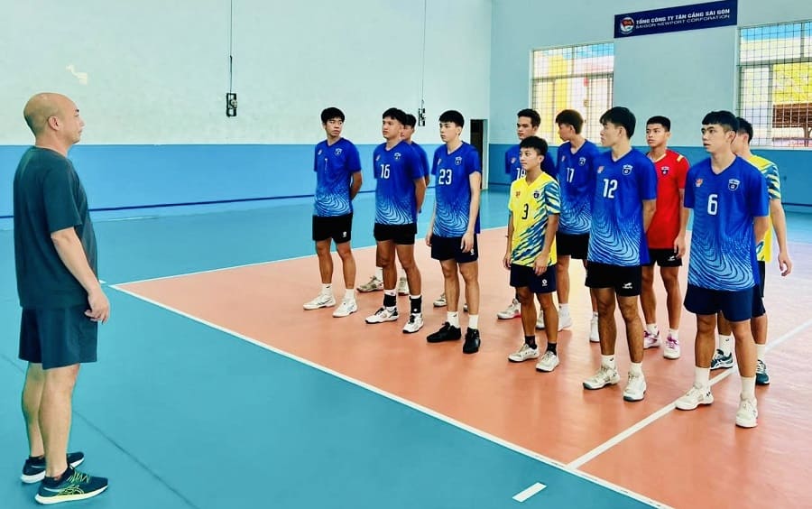 The young male volleyball team of The Cong Tan Cang is ready to compete in this year's tournament. Photo: The Cong Tan Cang