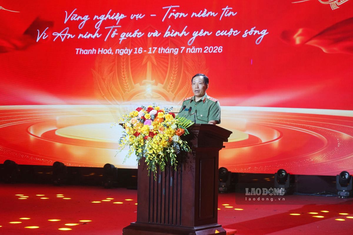 Thượng tướng Lê Văn Tuyến - Ủy viên Trung ương Đảng, Thứ trưởng Bộ Công an phát biểu khai mạc hội thi. Ảnh: Quách Du
