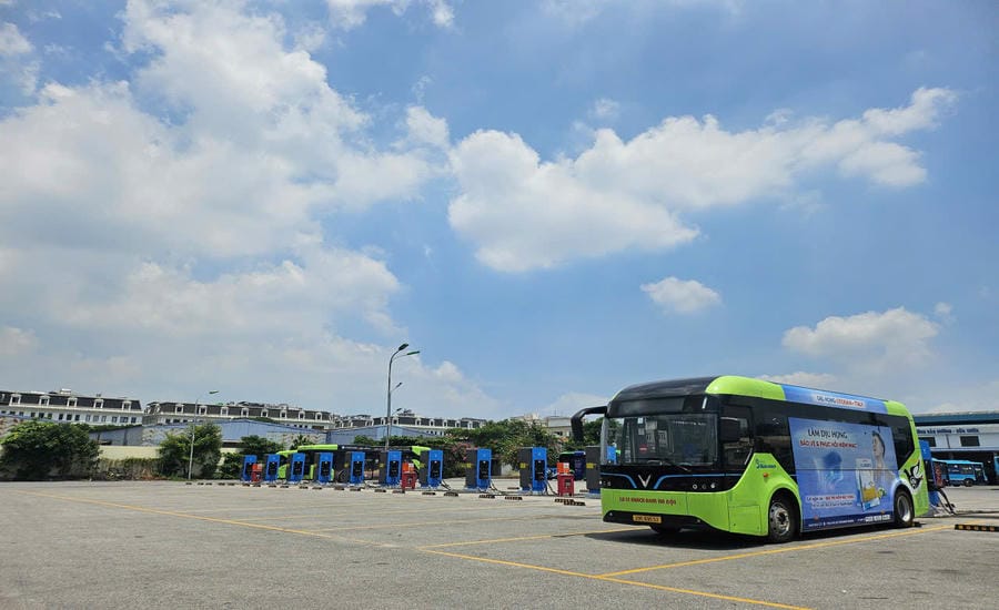 Bus charging station area of Hanoi Transport Corporation. Photo: Dang Tien