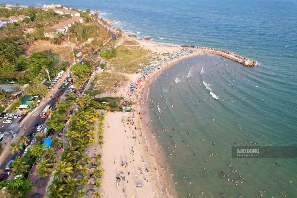 Bãi biển nằm trong Khu du lịch quốc gia Mũi Né. Ảnh: Duy Tuấn