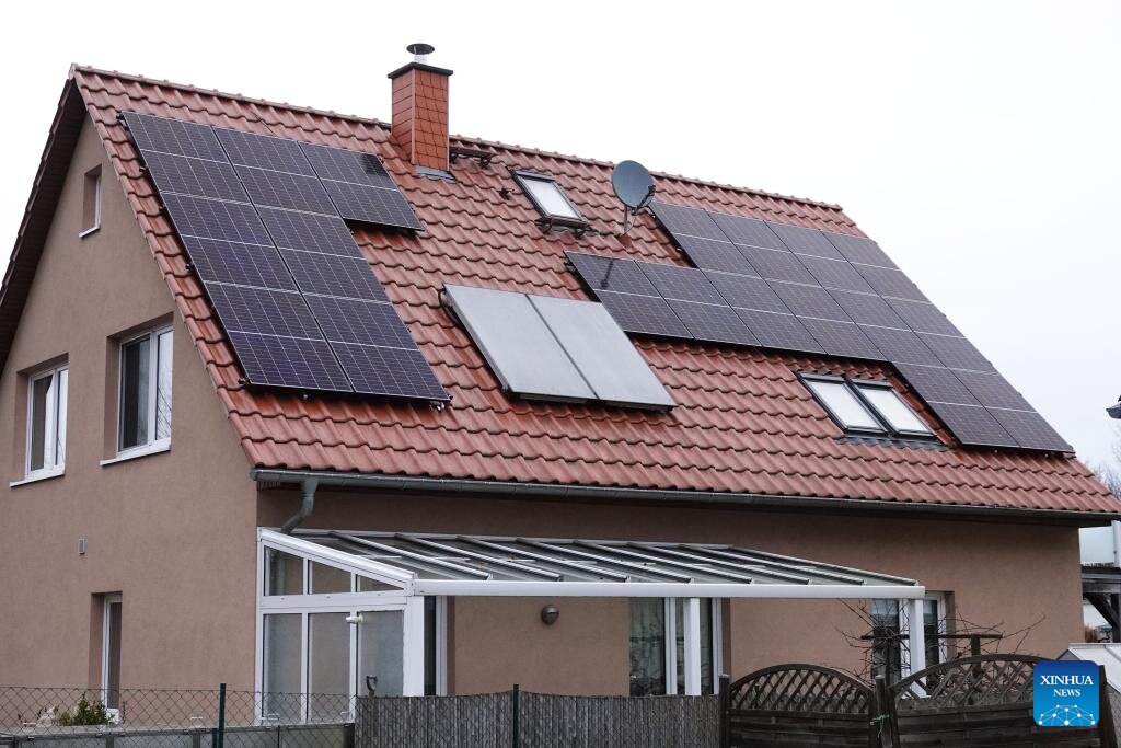 Solar power at a house in Berlin (Germany), one of the driving forces promoting energy transition in Europe. Photo: Xinhua