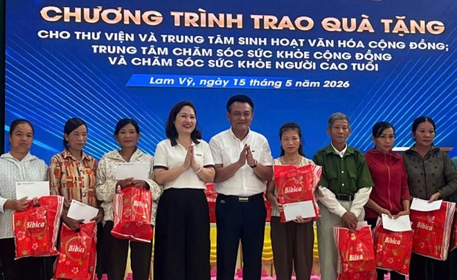 Theo bà Nguyễn Thanh Liêm (thứ 4 từ trái qua), với công đoàn cấp trên trực tiếp cơ sở có gần 5.000 đoàn viên như Đài Truyền hình Việt Nam, công tác chăm lo cần có sáng kiến để đạt được hiệu quả cao, thiết thực. Ảnh: NVCC