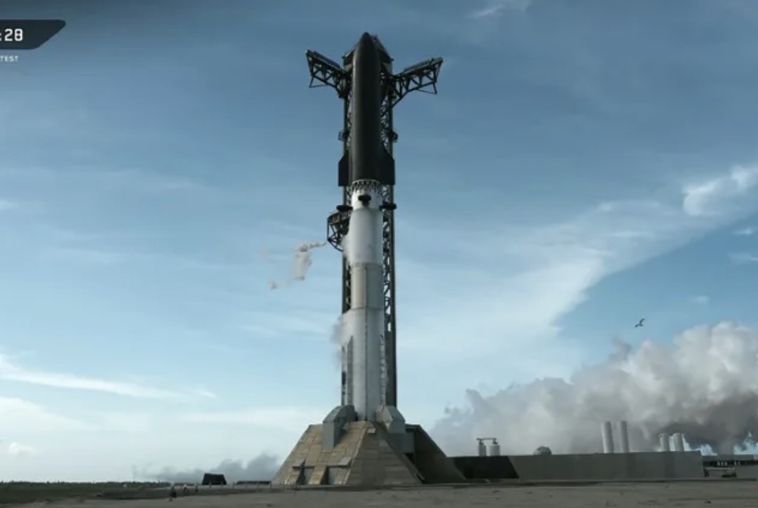 La transmisión en vivo de SpaceX grabó imágenes del cohete Starship antes de la hora de despegue prevista en la isla de Padre Sur, Texas (EE. UU.), el 16 de julio de 2026. Foto: SpaceX