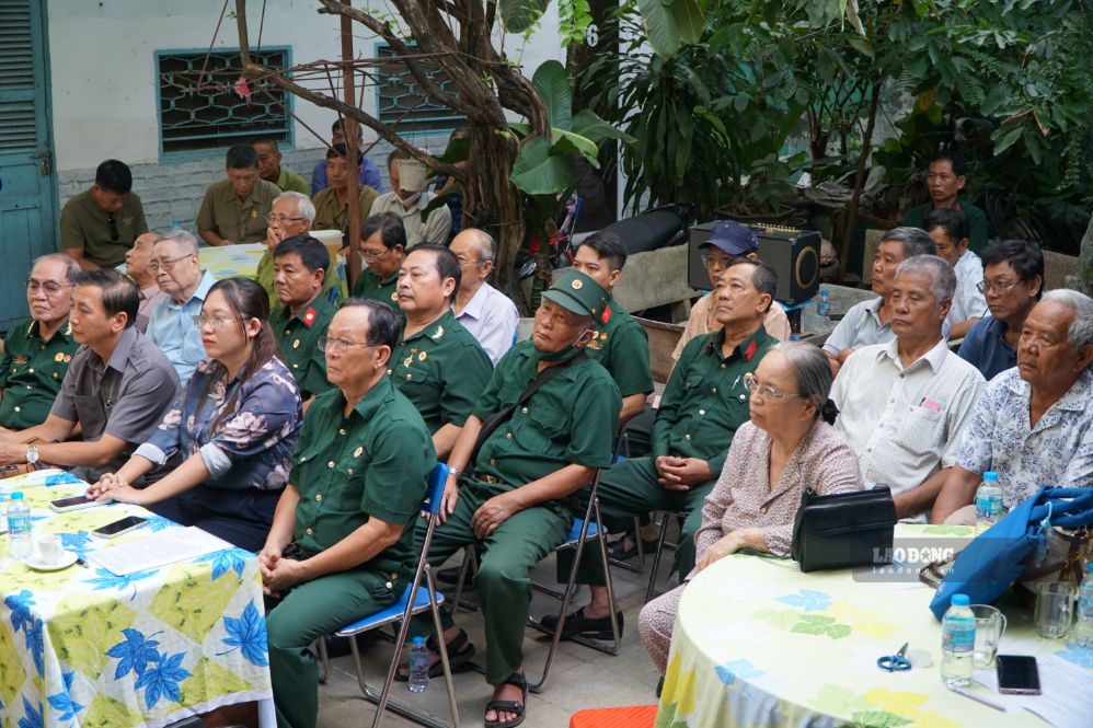 Người dân, cựu chiến binh tham dự