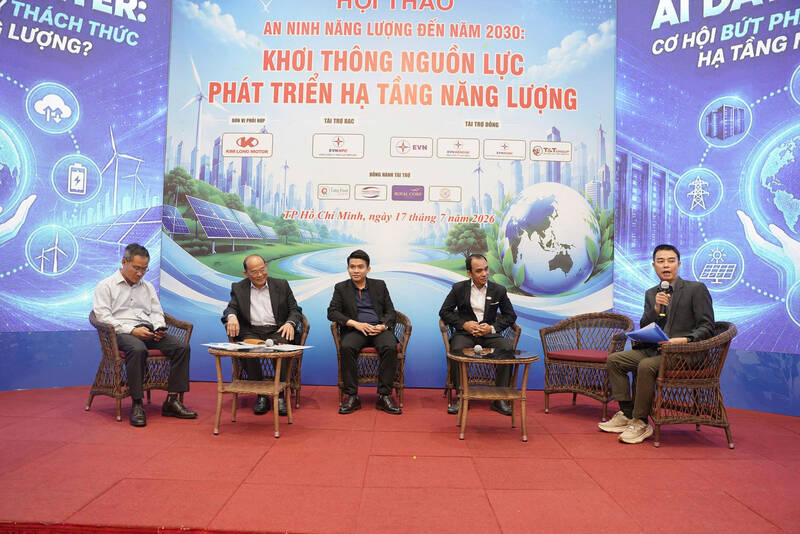 Hội thảo “An ninh năng lượng đến 2030: Khơi thông nguồn lực phát triển hạ tầng năng lượng” do Hội Thông tin Khoa học và Công nghệ Việt Nam (VASTI) phối hợp cùng Tạp chí Một Thế Giới tổ chức. Ảnh: