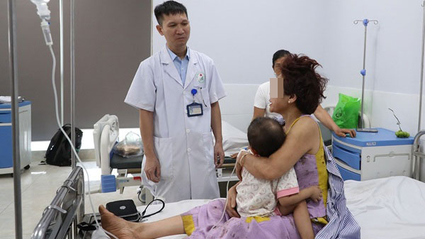 Victims of the accident on the Pháp Vân - Cầu Giẽ expressway are being treated at Thuong Tin General Hospital. Photo: Đình Hiếu