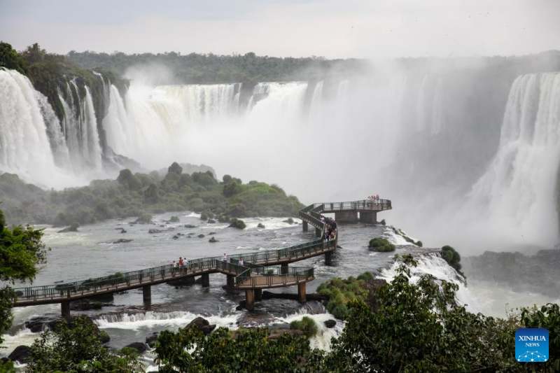 Thác Iguazú là một thắng cảnh nổi tiếng của Argentina. Ảnh: Xinhua