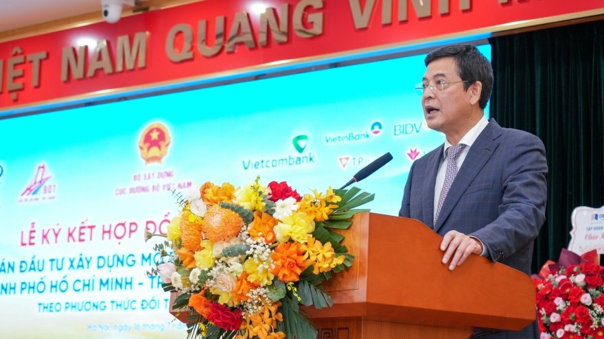 Ông Bùi Xuân Dũng - Thứ trưởng Bộ Xây dựng phát biểu chỉ đạo tại Lễ ký kết. Ảnh: Agribank