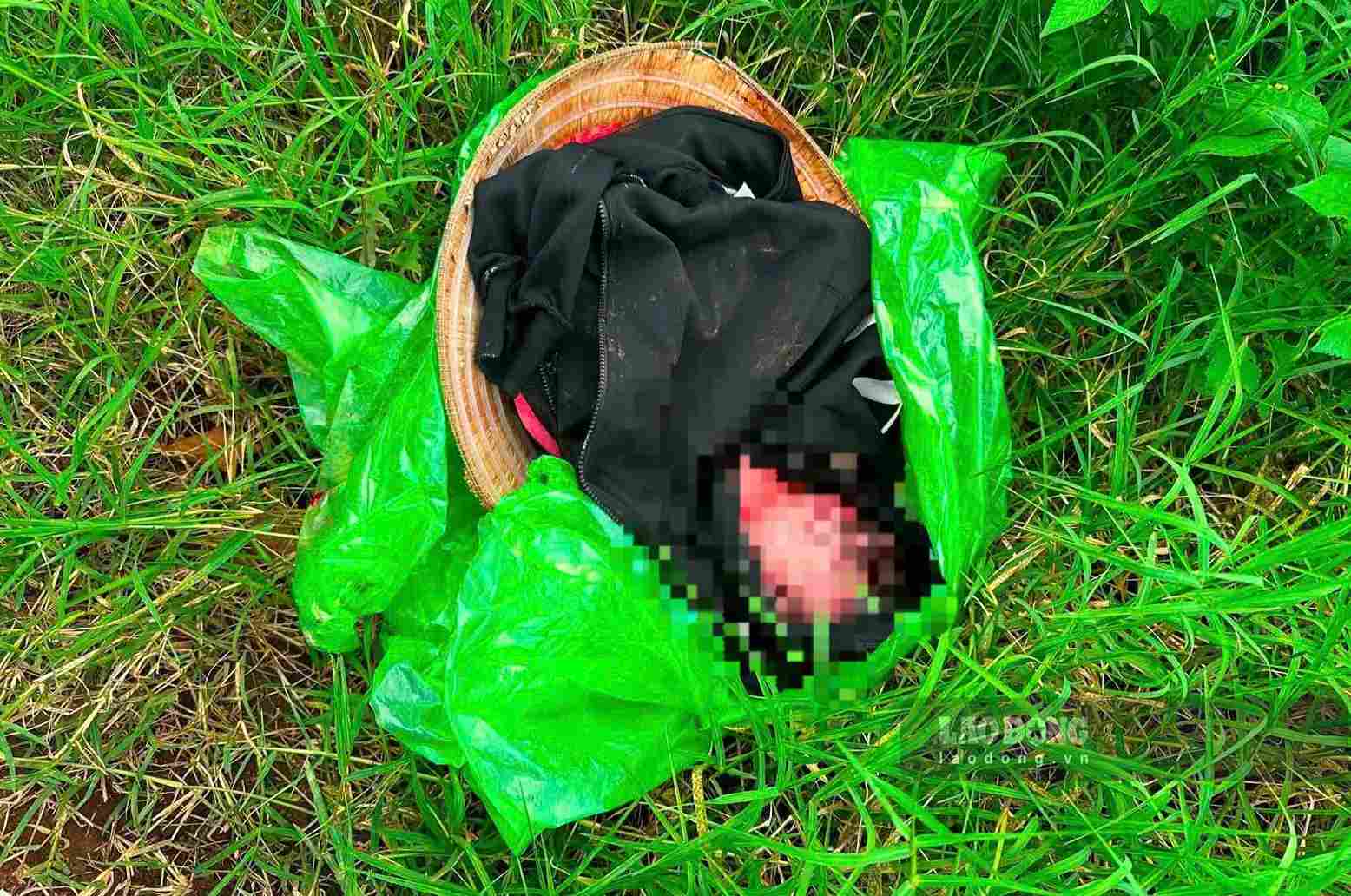 A newborn baby boy with the umbilical cord still attached was discovered by people in Ka Do commune abandoned in a coffee garden. Photo: Hanh Nguyen