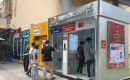 People experience the Digital Citizen Station at Nguyen Hue pedestrian street.