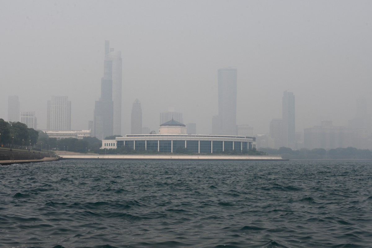 Smoke from wildfires in Canada covers the urban area of Chicago, USA on July 16. Photo: AFP