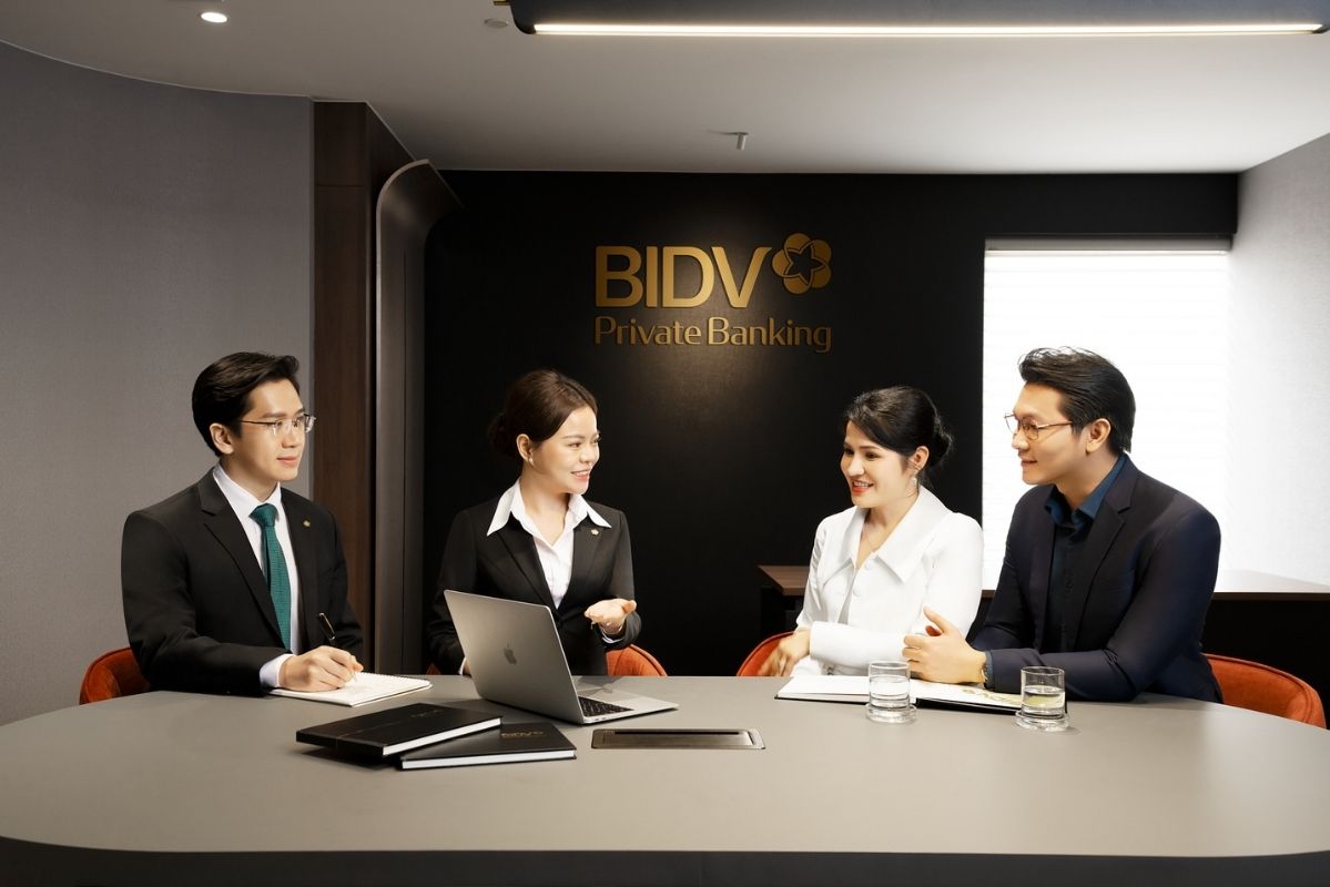 BIDV Private Banking customers at the Ho Chi Minh City High-Class Personal Customer Center. Photo: BIDV