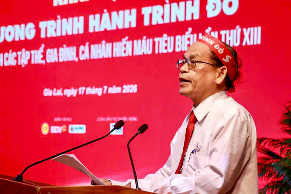 Ông Hà Văn Cát - Chủ tịch Hội Chữ thập đỏ tỉnh Gia Lai - phát biểu. Ảnh: Ban tổ chức
