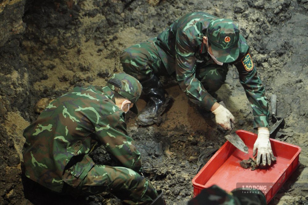 100 sets of martyrs' remains have been collected at Le Thi Rieng Park. Photo: Anh Tu