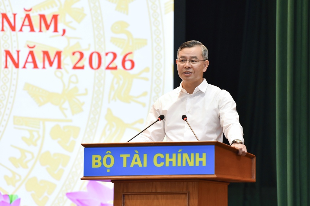 Minister of Finance Ngo Van Tuan requested the entire sector to focus on implementing key tasks, contributing to completing the growth target. Photo: BTC