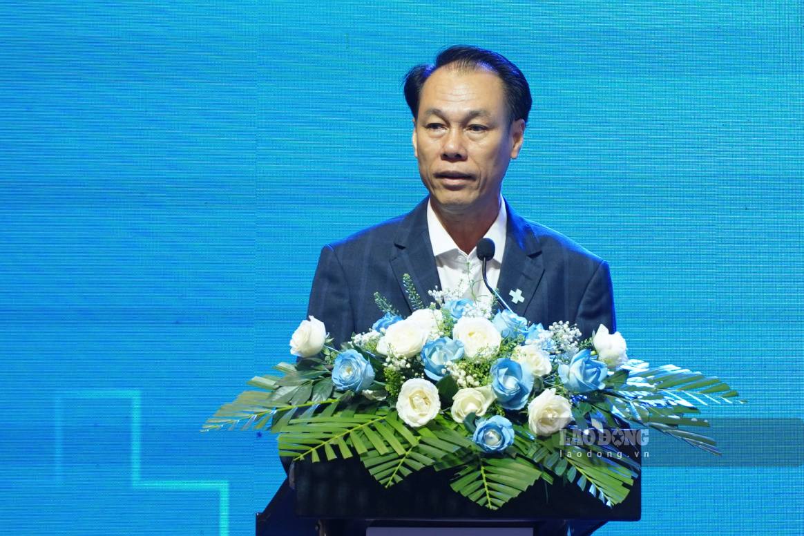 TS.BS. Nguyễn Phi Hùng - Giám đốc Y khoa Bệnh viện Hoàn Mỹ Cửu Long phát biểu khai mạc hội nghị. Ảnh: Tạ Quang