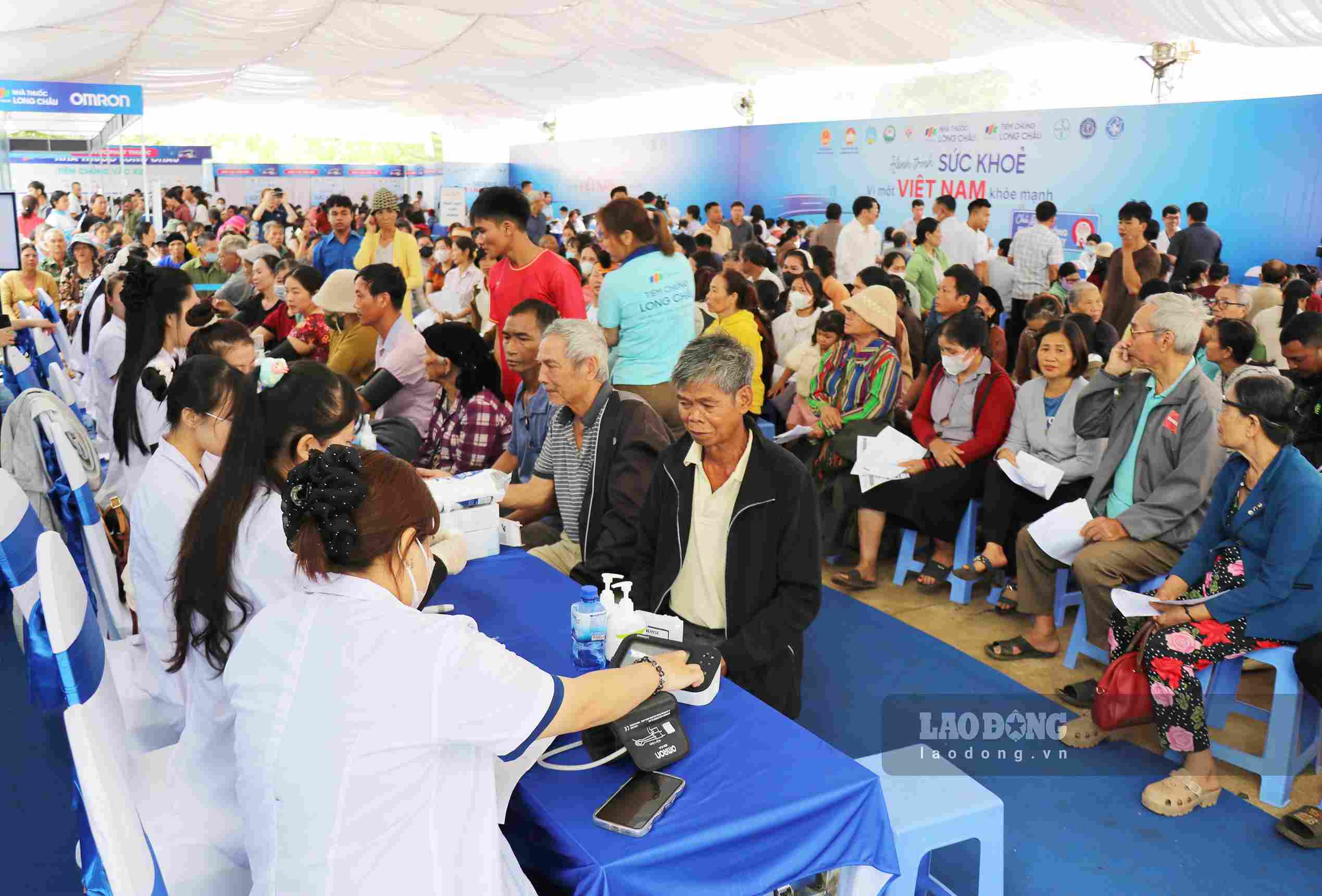 Khám bệnh, cấp phát thuốc miễn phí cho hơn 1.000 người dân ở Lâm Đồng