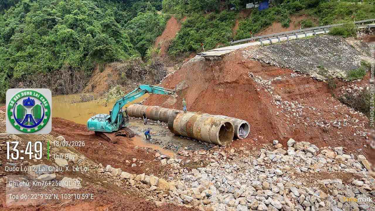 La carretera nacional 12, tramo que atraviesa Lai Chau, se reabrirá al tráfico. Foto: Departamento de Construcción de Lai Chau
