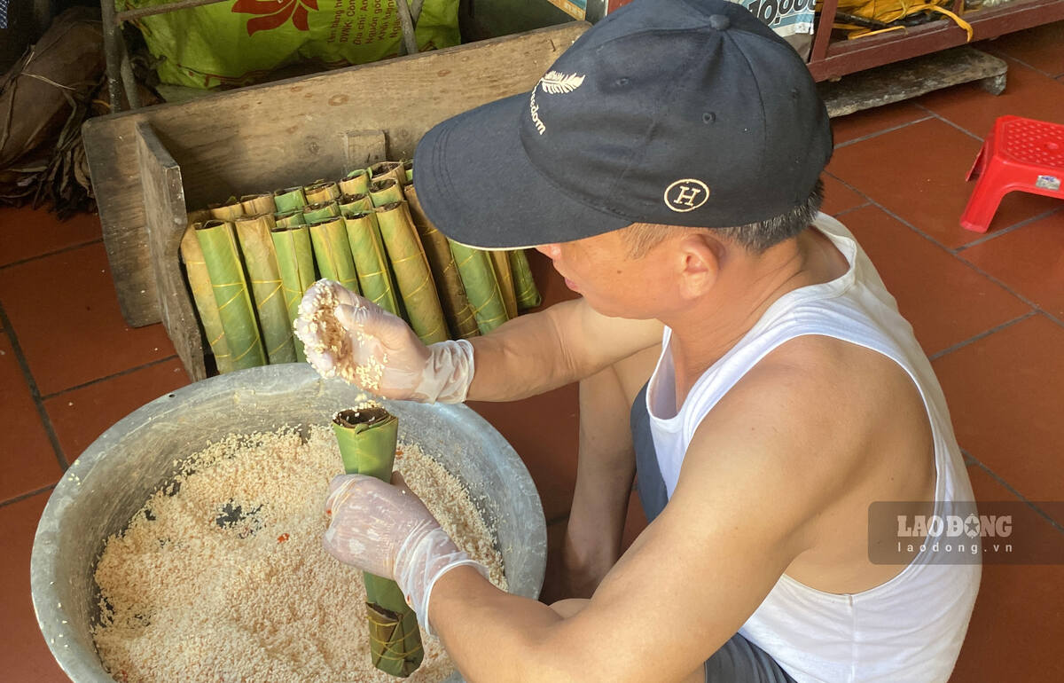 The secret to making famous banh gio specialty in Quang Ninh is passed down through many generations. Photo: Nguyen Hue