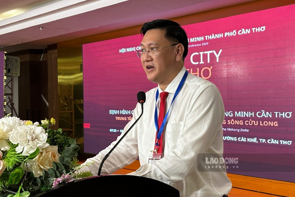 Ông Mai Văn Tân - Giám đốc Sở Xây dựng TP Cần Thơ phát biểu tại hội nghị. Ảnh: Tạ Quang