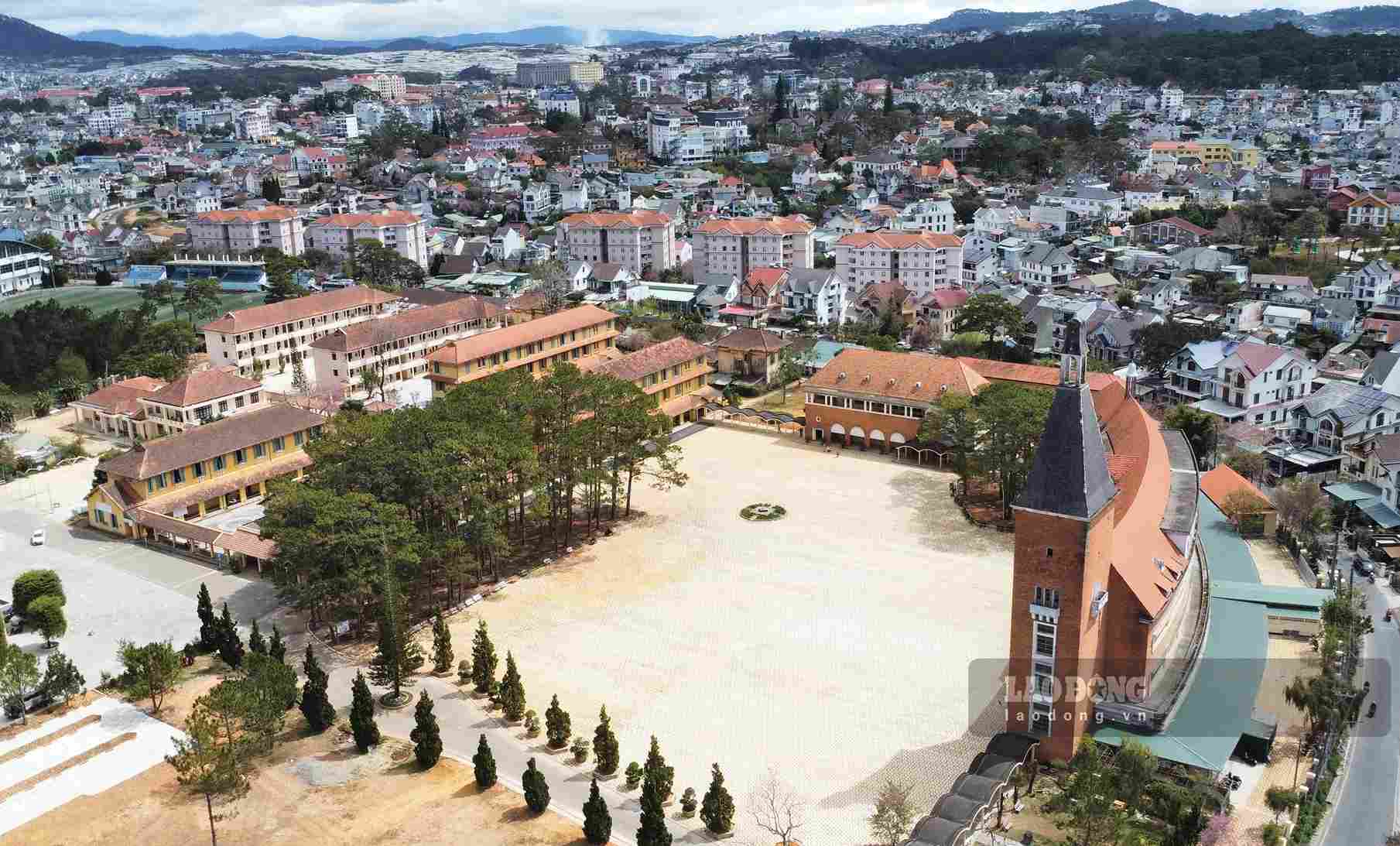 Kể từ tháng 8 năm 2022, Trường Cao đẳng Sư phạm Đà Lạt đã chính thức được sáp nhập và đổi tên thành Trường Cao đẳng Đà Lạt. Ảnh: Phúc Khánh 