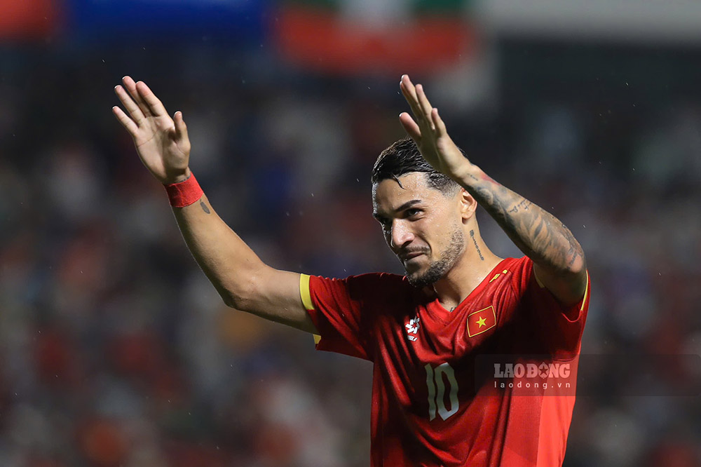 Do Hoang Hen scores, Vietnam team wins big against Myanmar before ASEAN Cup 2026. Photo: Minh Dan
