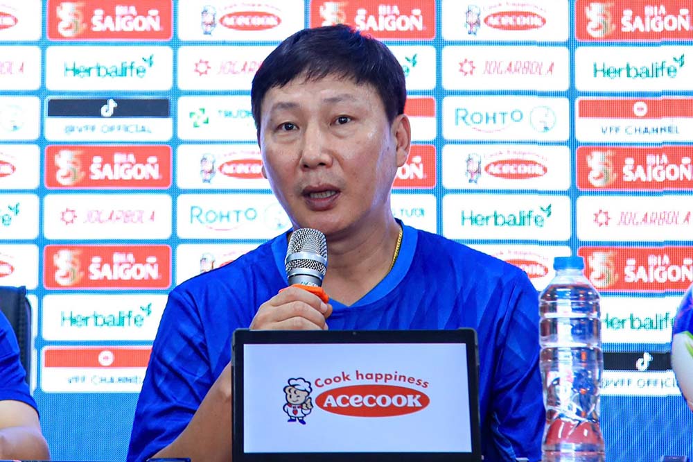Coach Kim Sang-sik of the Vietnam national team. Photo: VFF