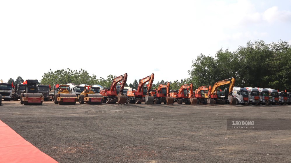 Commencement of component projects 3 and 5 - Gia Nghia - Chon Thanh Expressway Project section through Dong Nai City at the end of April 2025. Photo: HAC