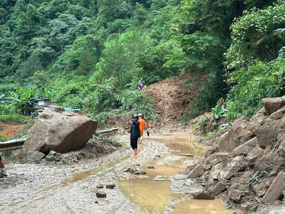 Recorded on July 18, a number of landslides after heavy rain in Mu Cang Chai commune, Lao Cai. Photo: An Vi