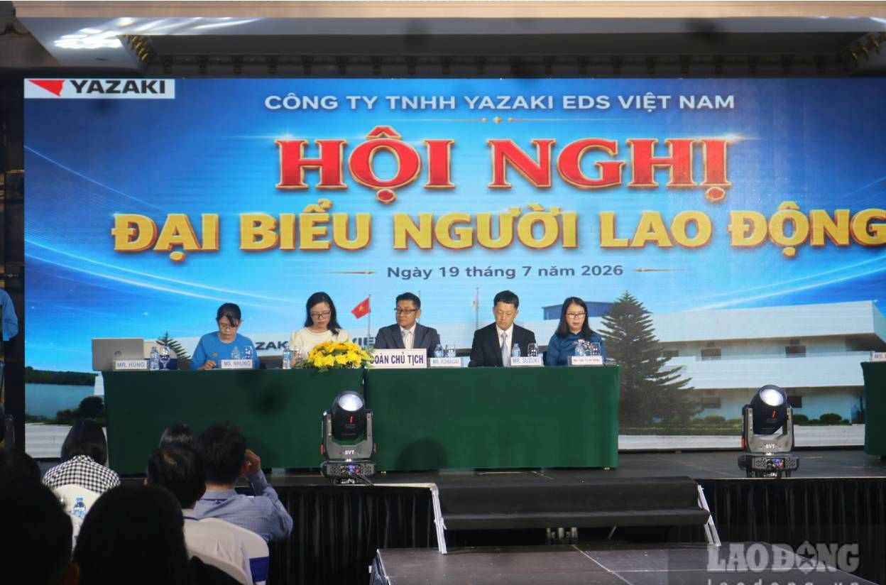 Workers' conference at Yazaki EDS Vietnam Co., Ltd. in Ho Chi Minh City. Photo: Dinh Trong