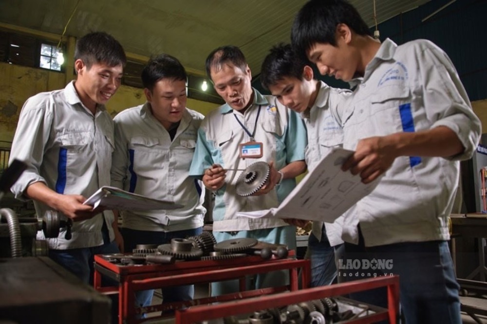 According to the news bulletin "Hanoi Labor Market Picture for Students and Parents in 2026", only 10.5% of secondary school students actively search for information related to career orientation. Photo: Hai Nguyen