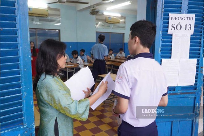 Candidates taking the 10th grade entrance exam in HCMC. Photo: Chan Phuc