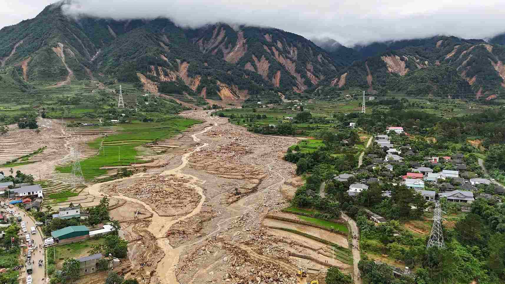 Cảnh tượng tan hoang ở Mường Than sau lũ. Ảnh: UBND xã Mường Than