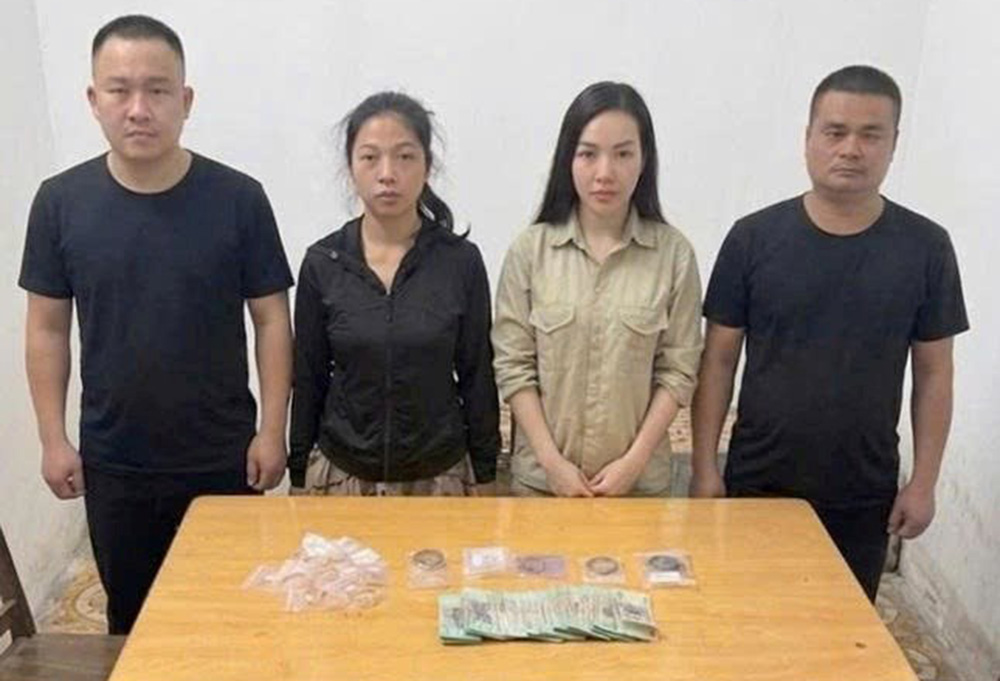 Văn phòng Cơ quan CSĐT – Công an TP Hải Phòng bắt giữ các đối tượng, thu giữ tang vật liên quan. Ảnh: Công an Hải Phòng


