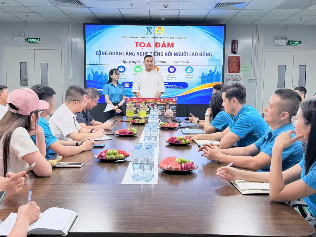 The Trade Union of Fukang Technology Co., Ltd. organizes a seminar "Listening to the voices of workers". Photo: Provided by the Company's Trade Union.