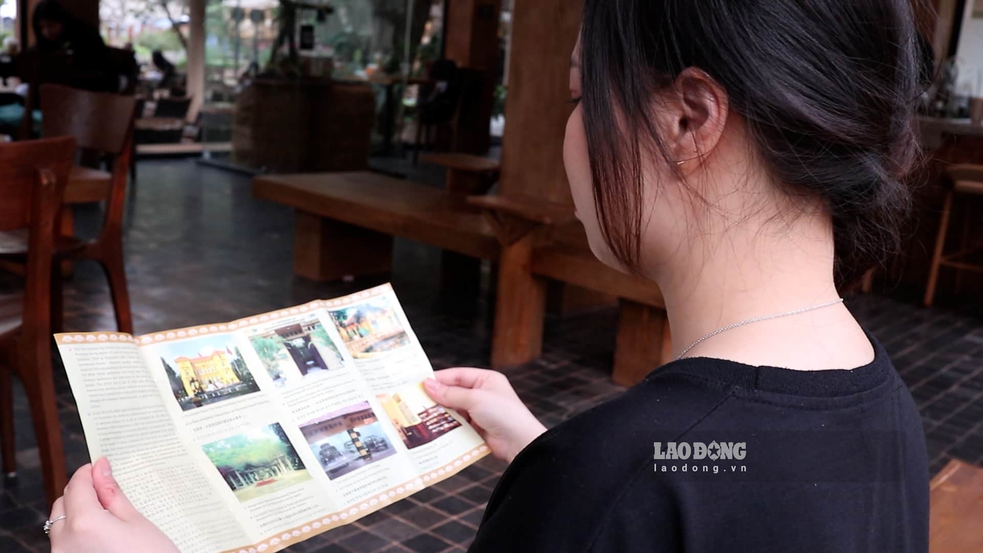 The pressure of childcare costs makes many young people change their decision to have children. Photo: Huyen Trang