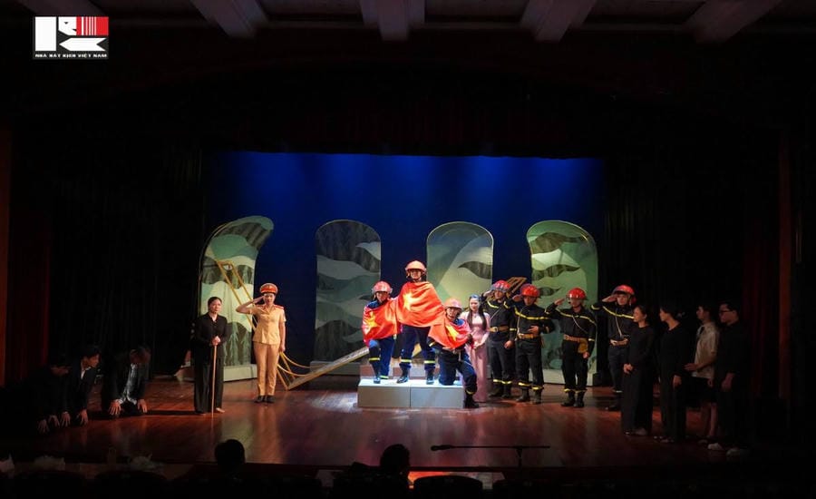 A performance by artists of the Vietnam Drama Theater. Photo: Vietnam Drama Theater