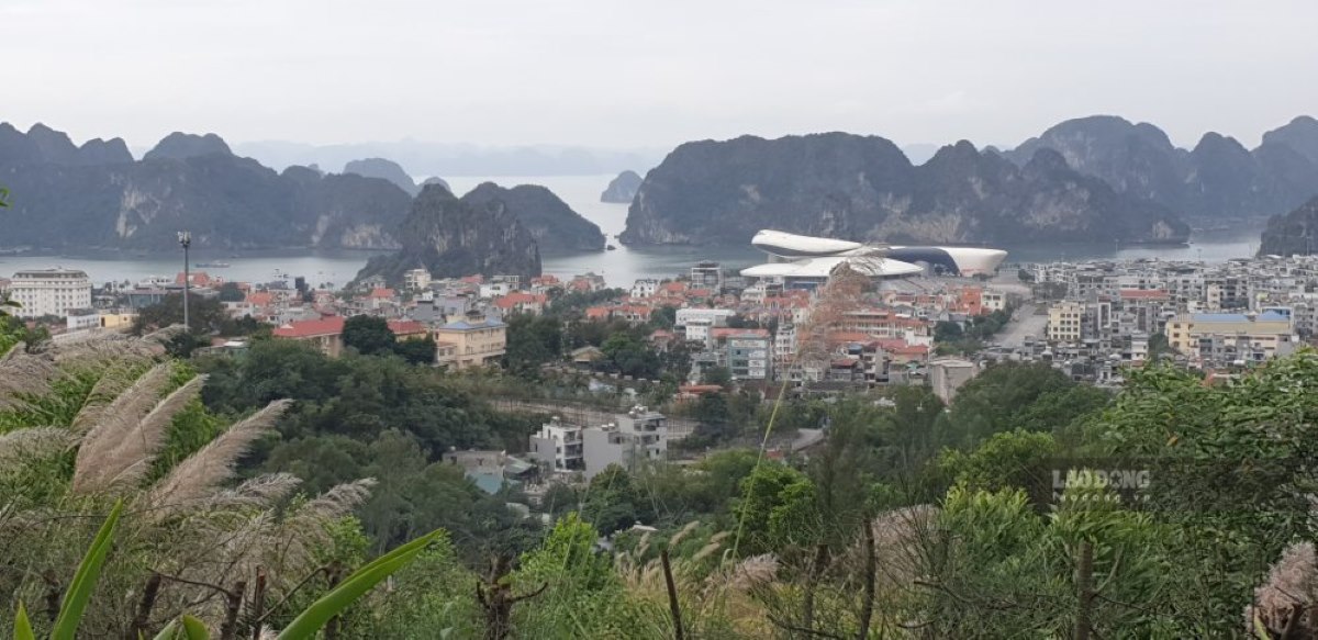 Center of old Ha Long city, Quang Ninh province. Photo: Nguyen Hung