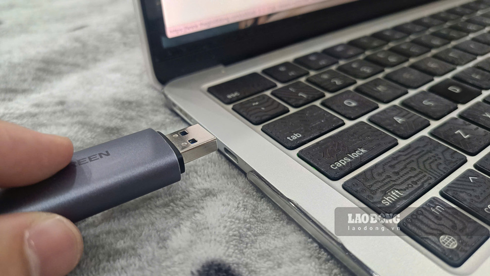 USBs plugged into computers but not displaying data or no response are quite common errors. Photo: Hao Thien