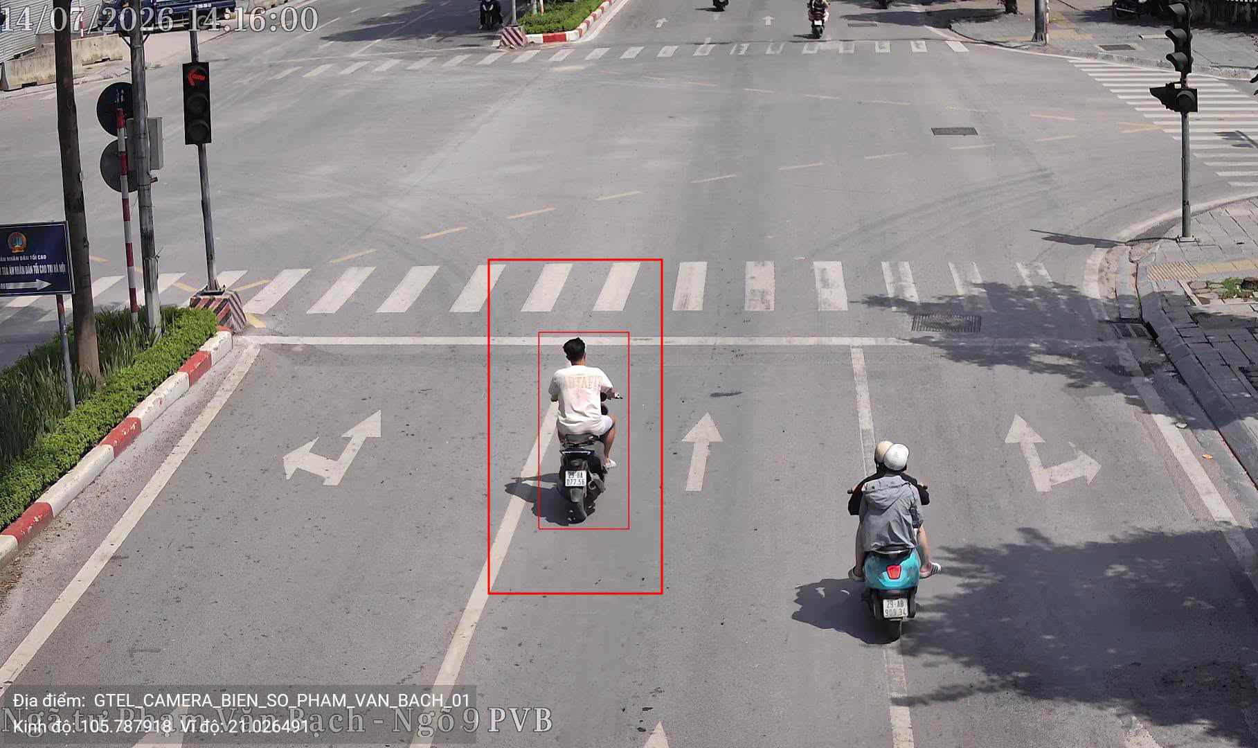 The AI camera system of the Traffic Police Department regularly records violations at some intersections in Hanoi. Photo: Traffic Police Department