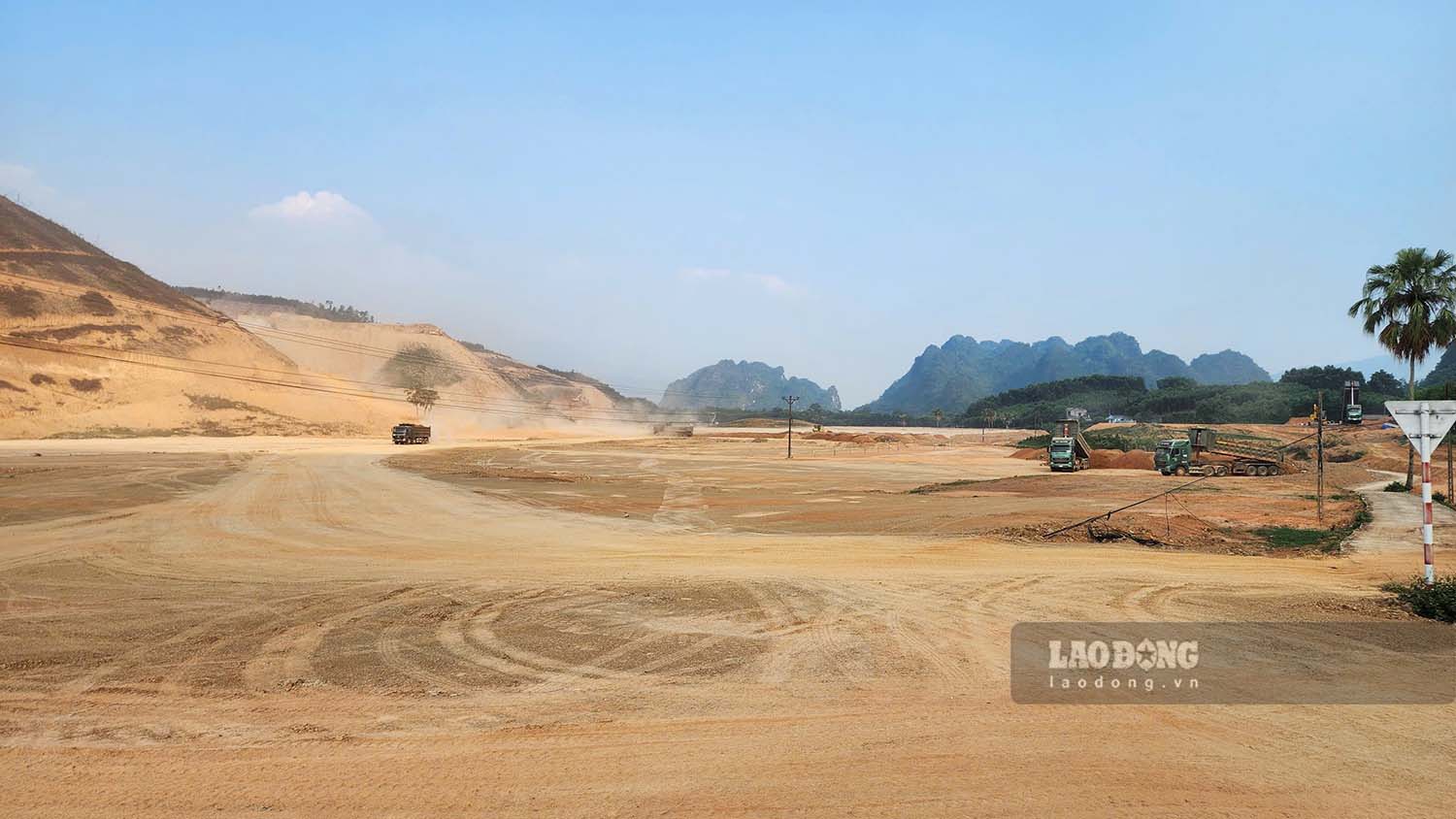 CCN Phúc Ứng 2 đang triển khai xây dựng hạ tầng, sau khi hoàn thành, CCN này dự kiến tạo việc làm cho trên 3.000 lao động địa phương. Ảnh: Nguyễn Tùng.