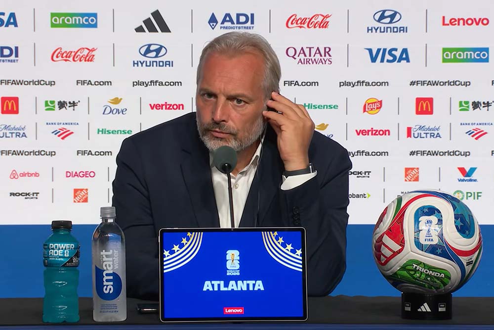 Coach Sebastien Desabre receives sad news after the DRC stopped at the 2026 World Cup. Photo: Cut from video