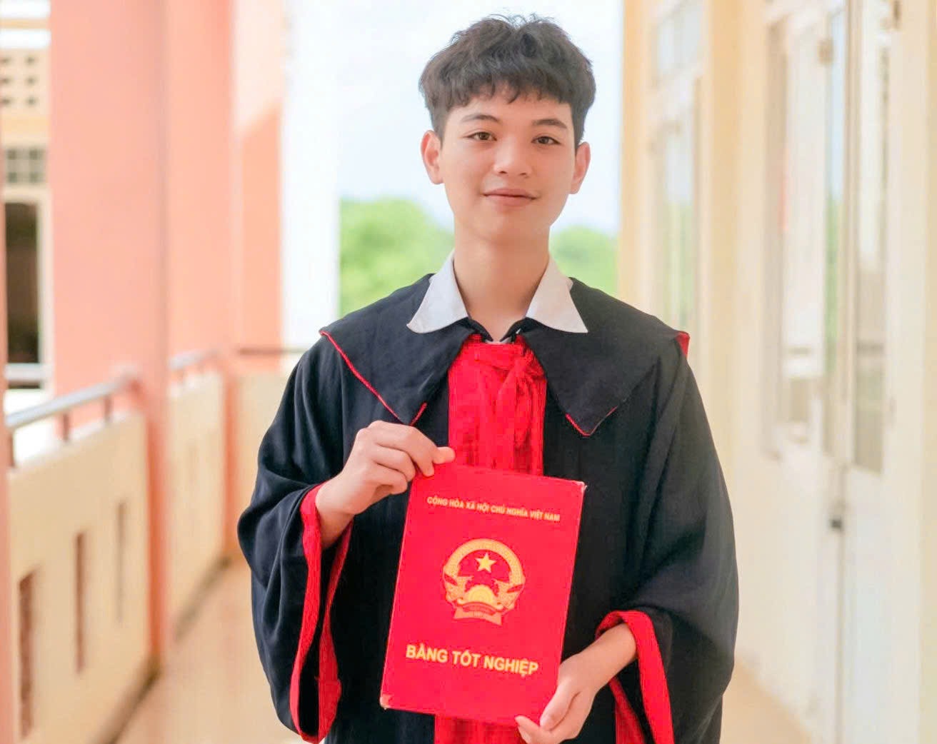 Major de promotion de toute la province de Lâm Đồng Nguyễn Hồng Việt. Photo: Personnage fourni