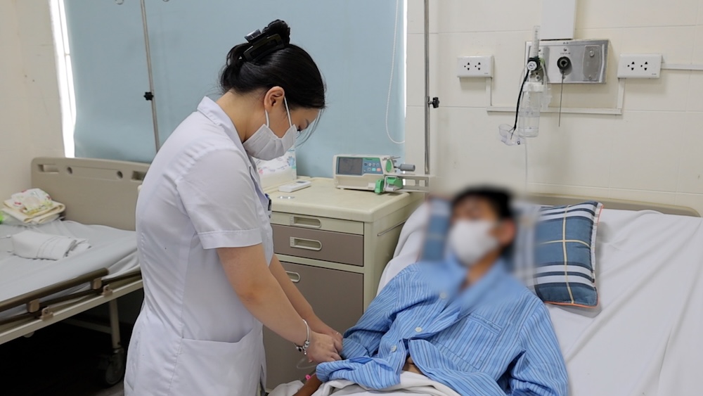 Niños de 13 años descubren defecto de encogimiento del pecho después de que aparezcan dificultad para respirar y dolor en el pecho