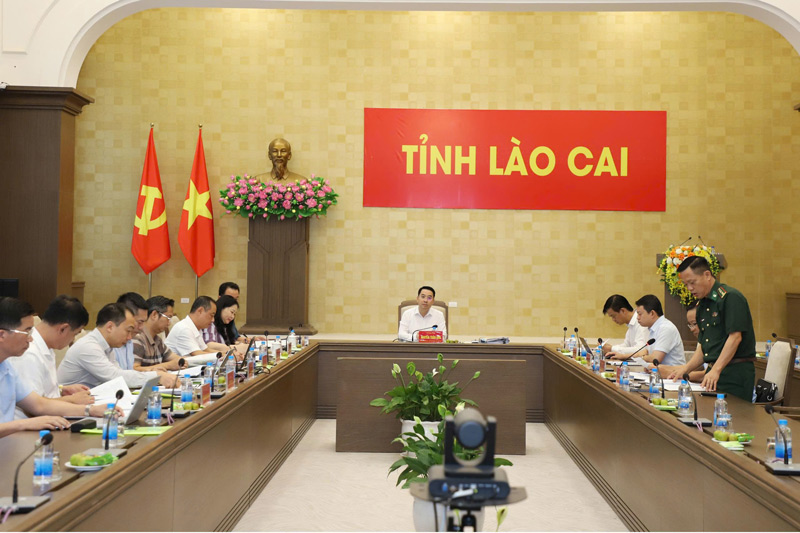 UBND tỉnh Lào Cai họp bàn phương án thực hiện dự án Cải tạo, nâng cấp cơ sở hạ tầng, cảnh quan khu vực Cột cờ Lũng Pô. Ảnh: Linh Vũ
