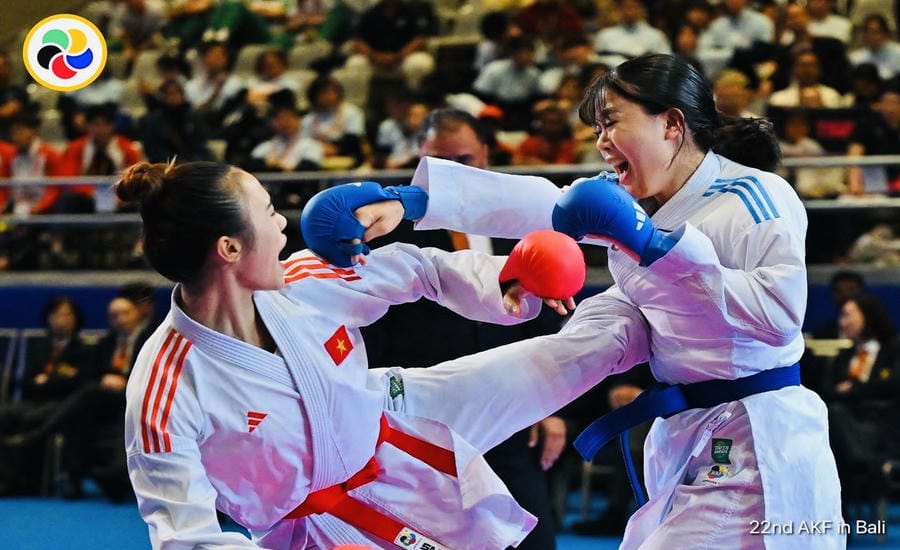 Dieu Ly (left) at the final of the 2026 Asian Championship. Photo: Asian Karate Federation - AKF